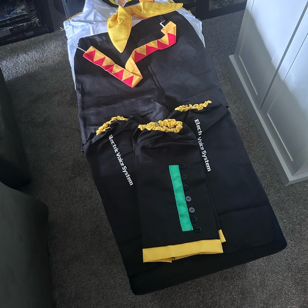 Kagamine Rin costume